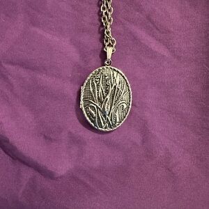 Sarah Coventry Silver Oval Pendant Necklace